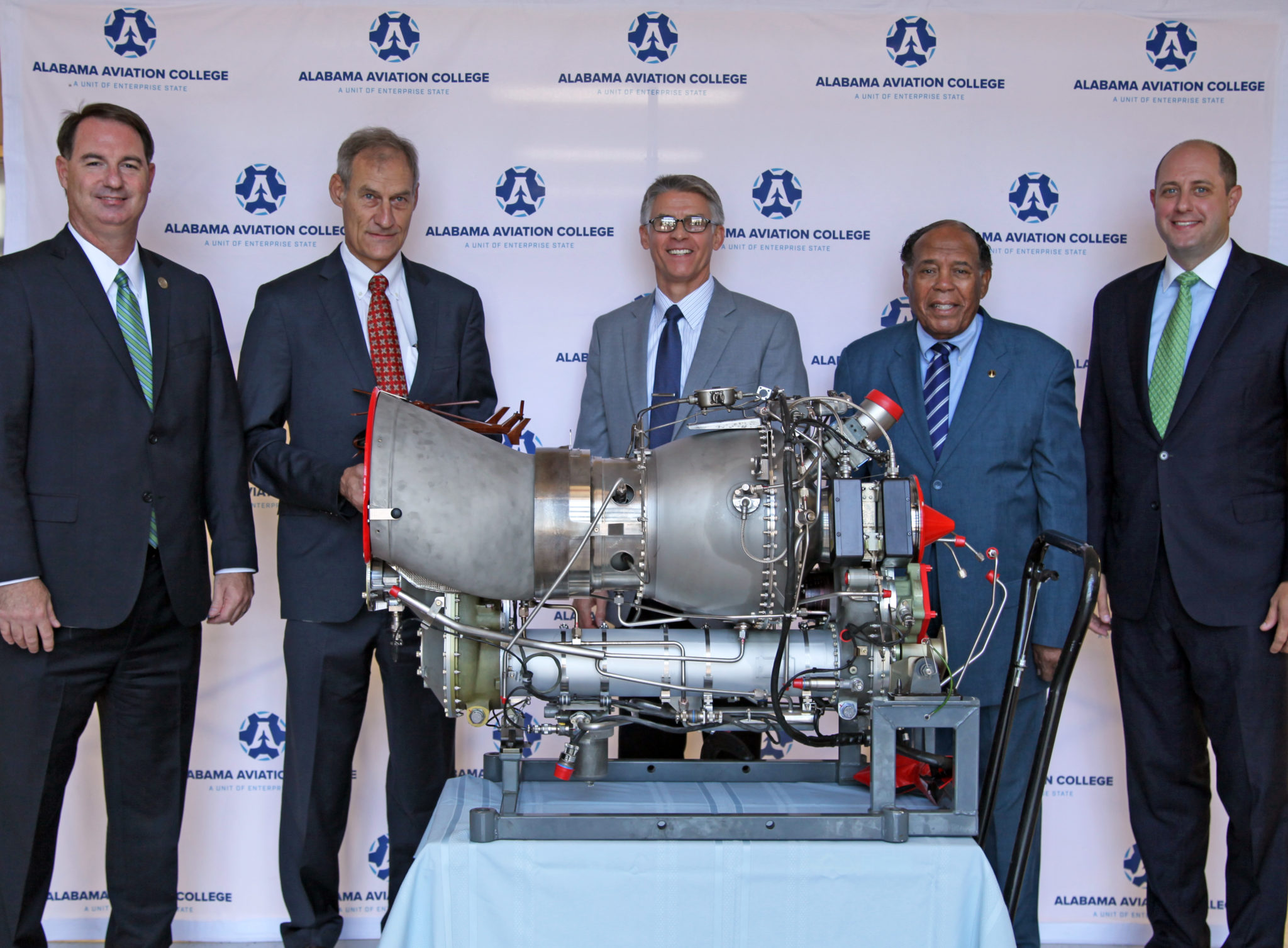 Safran donates advanced engine to ESCC